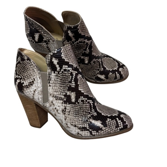 Vince Camuto Famhida Womens Leather Slip On Ankle Boots size 9.5M - Picture 4 of 8